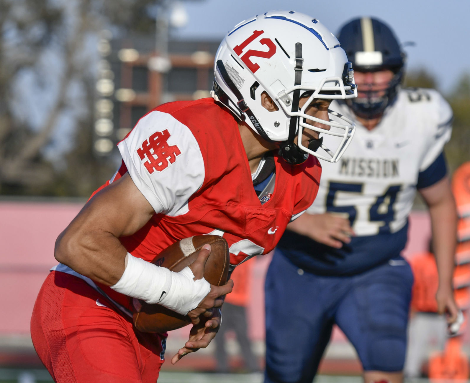 040921 MP SM football 10.JPG